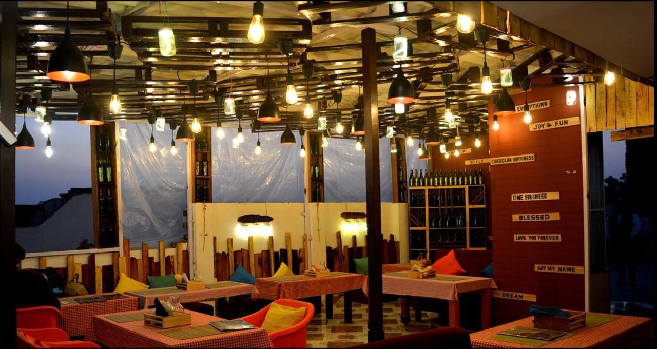 Travel Monkey Hostel Agra  Esterno foto