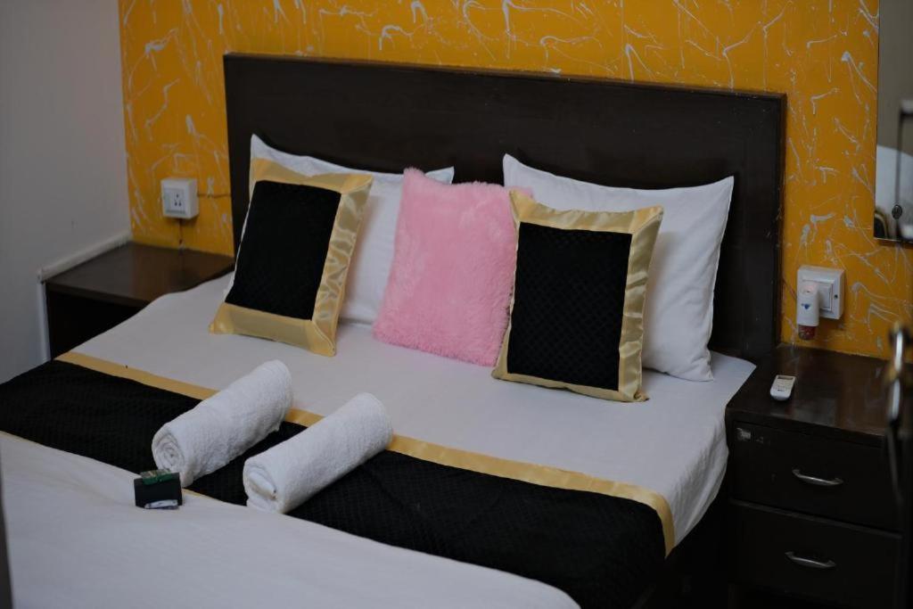 Travel Monkey Hostel Agra  Esterno foto